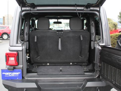Used 2018 Jeep Wrangler Sport image 17