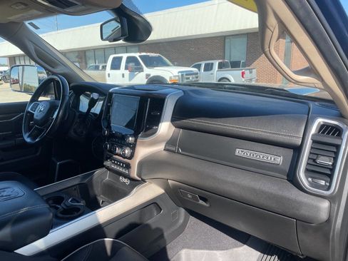 Used 2020 RAM 3500 Laramie image 32