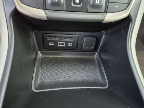 Used 2024 GMC Terrain Denali w/ Denali Premium Package image 17