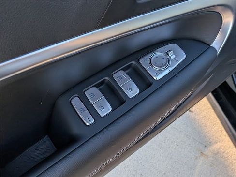 New 2026 Genesis G70 2.5T image 11