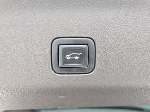 Used 2022 GMC Yukon XL SLT w/ SLT Luxury Package AWD/4WD image 16