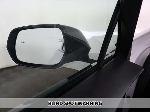 Used 2024 Cadillac Lyriq Tech RWD image 4