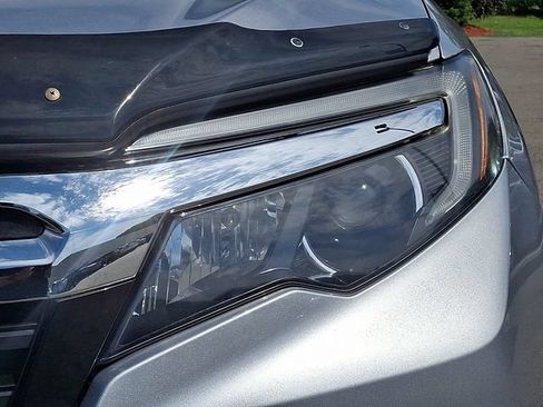 Used 2018 Honda Ridgeline Sport image 9