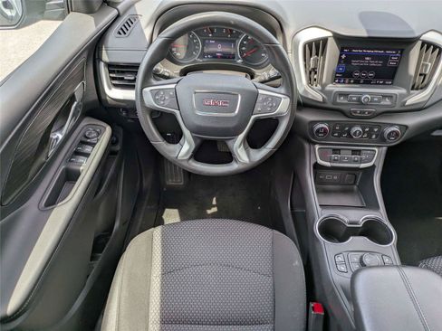 Used 2024 GMC Terrain SLE w/ Driver Convenience Package AWD/4WD image 19