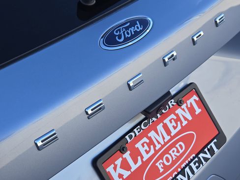 Used 2022 Ford Escape SE w/ Cold Weather Package image 12