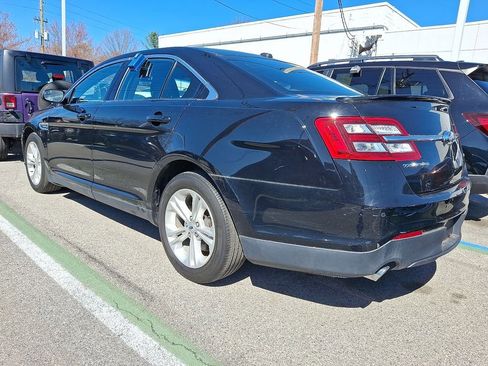 Used 2017 Ford Taurus SEL image 4