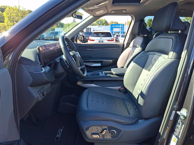 Used 2024 Kia EV9 Wind AWD/4WD image 2