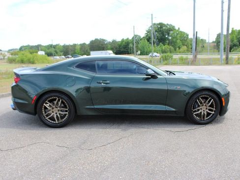 Used 2020 Chevrolet Camaro LT RWD image 10