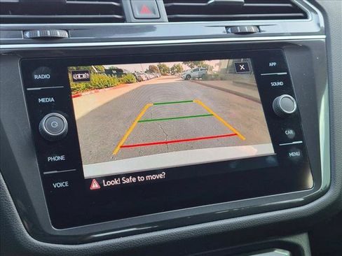 Used 2024 Volkswagen Tiguan SE w/ MDO Package, Three-Row FWD image 13