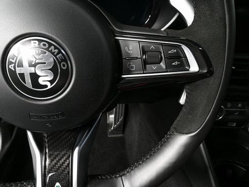 Used 2024 Alfa Romeo Giulia Quadrifoglio image 12