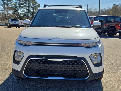 Used 2022 Kia Soul LX w/ Technology Package image 2