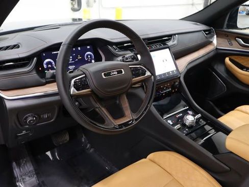 Used 2023 Jeep Grand Cherokee L Summit w/ Advanced Protech Group IV image 31