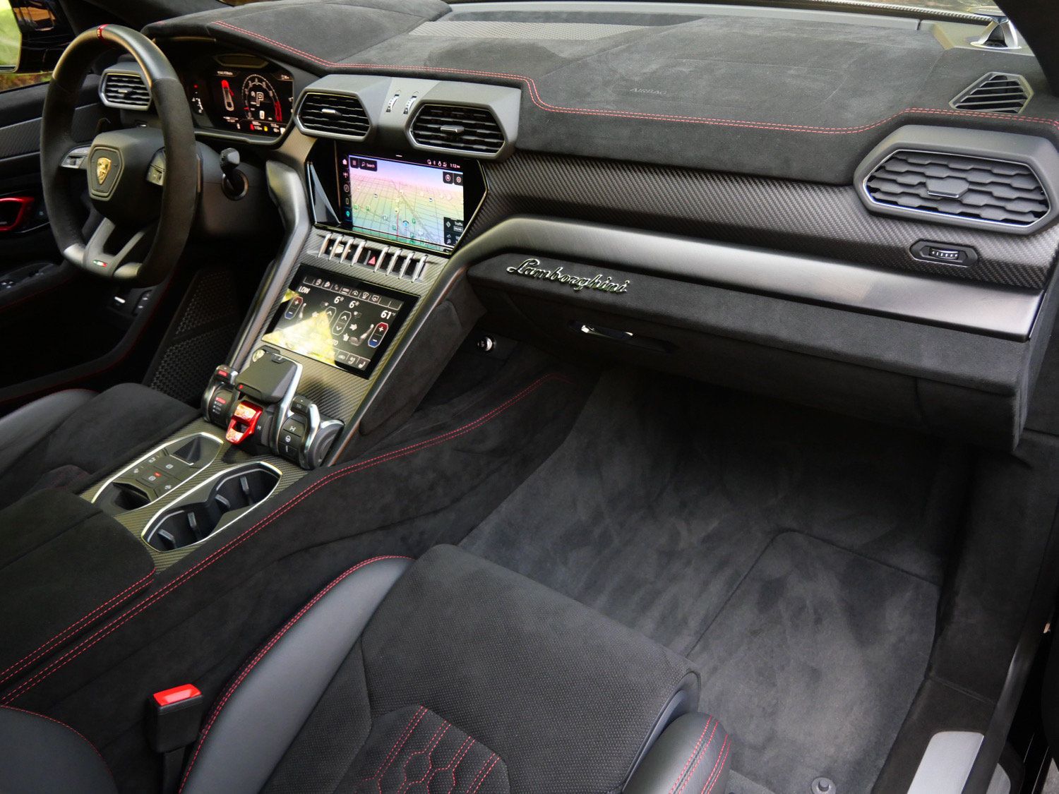 Used 2024 Lamborghini Urus Performante AWD/4WD image 22