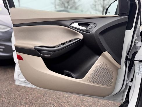 Used 2015 Ford Focus SE FWD image 13