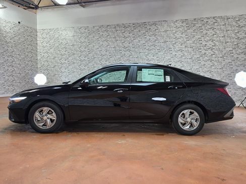 New 2026 Hyundai Elantra SE image 5