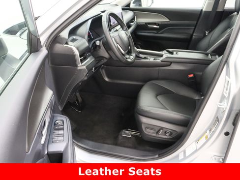 Certified 2025 Toyota Grand Highlander AWD image 14