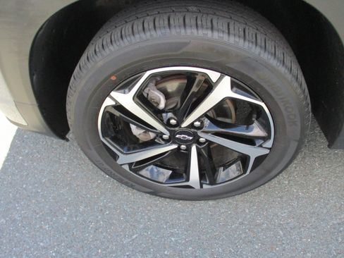 Certified 2023 Chevrolet TrailBlazer RS w/ Convenience Package AWD/4WD image 9