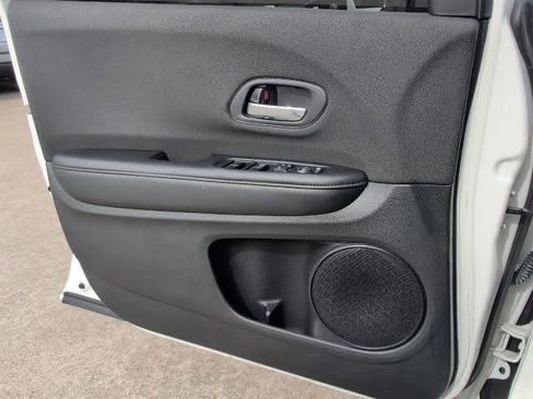 Used 2021 Honda HR-V Sport image 12