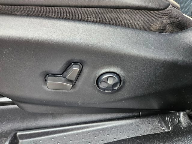 Used 2022 Chrysler Pacifica Limited w/ S Appearance Package FWD image 9