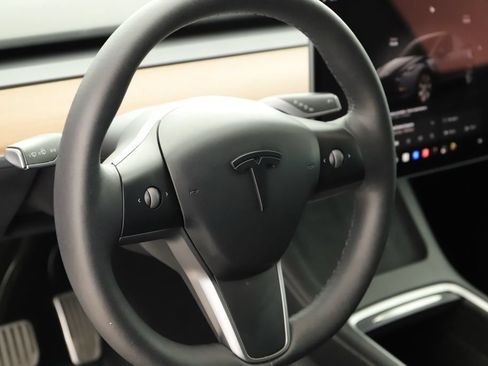 Used 2023 Tesla Model Y Long Range AWD/4WD image 16