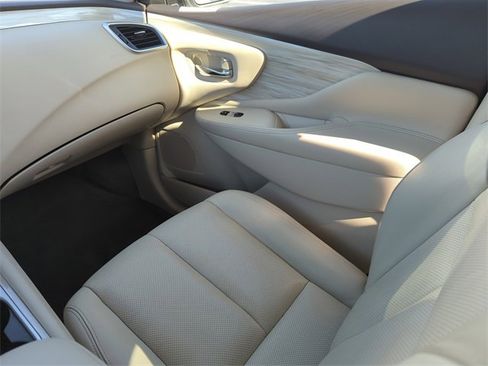 Certified 2018 Nissan Murano Platinum w/ Cargo Package image 23