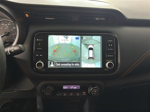 Used 2024 Nissan Kicks SR image 9