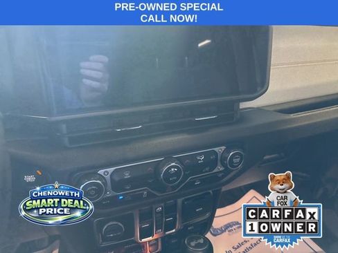Used 2024 Jeep Wrangler Unlimited AWD/4WD image 9