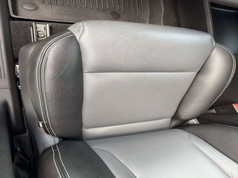 Used 2022 Nissan Rogue SV FWD image 11