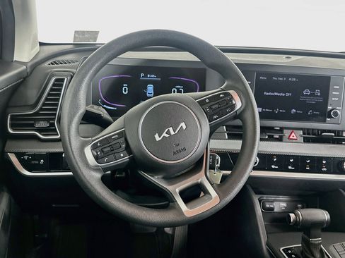 Used 2025 Kia Sportage LX FWD image 18
