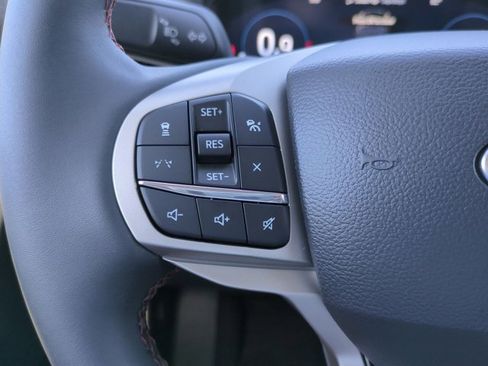 New 2025 Ford Explorer Active image 25