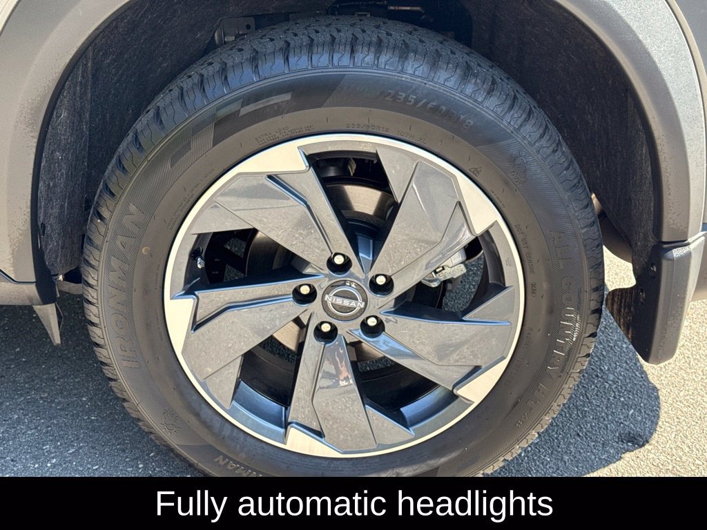 Certified 2026 Nissan Rogue SV FWD image 11