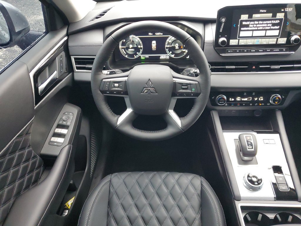 Used 2025 Mitsubishi Outlander SEL AWD/4WD image 10