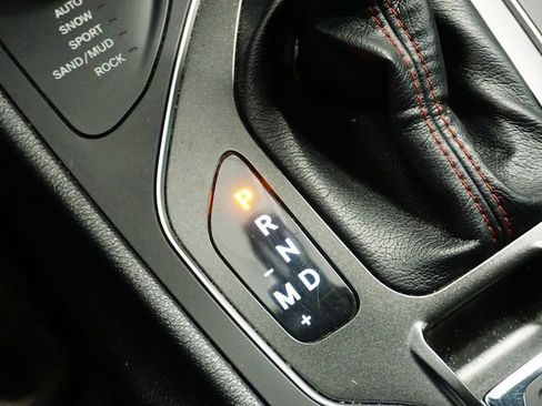 Certified 2020 Jeep Cherokee Trailhawk w/ Cold Weather Group image 39