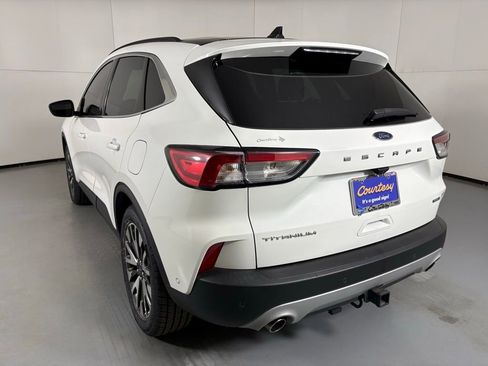 Used 2020 Ford Escape Titanium image 6