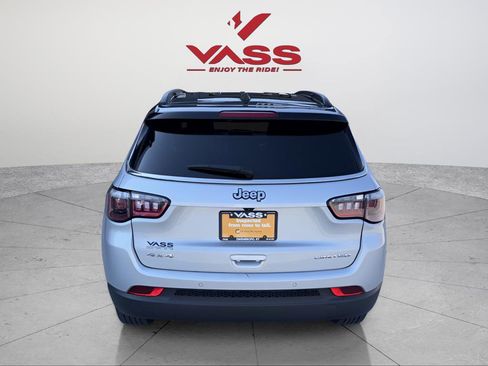 Used 2025 Jeep Compass Limited image 4