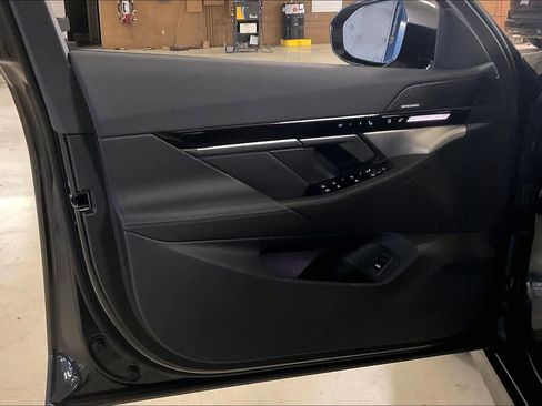 New 2026 BMW 530i 530i w/ M Sport Package image 10