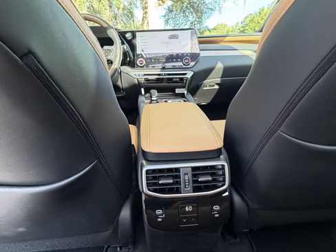 Used 2025 Lexus RX 350 w/ Convenience Package AWD/4WD image 36