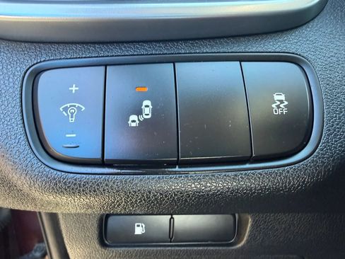 Used 2019 Kia Sorento LX image 22