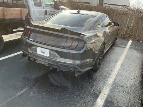 Used 2020 Ford Mustang Premium image 3
