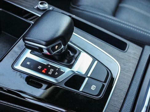 Used 2022 Audi Q5 2.0T Premium w/ Convenience Package image 20