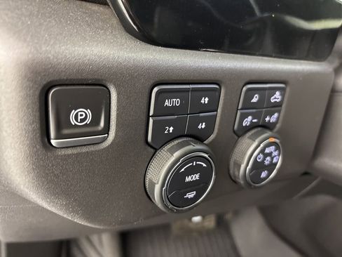 Used 2022 Chevrolet Silverado 1500 LTZ image 40