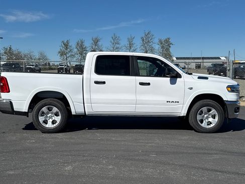 New 2026 RAM 1500 4x4 Crew Cab image 2