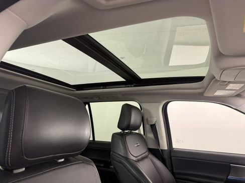 Certified 2025 Ford Expedition Platinum AWD/4WD image 13