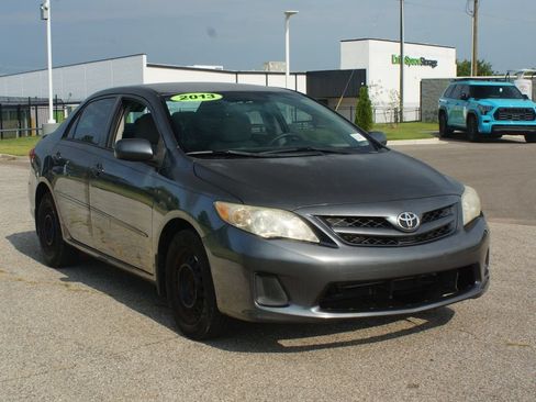 Used 2013 Toyota Corolla L FWD image 2