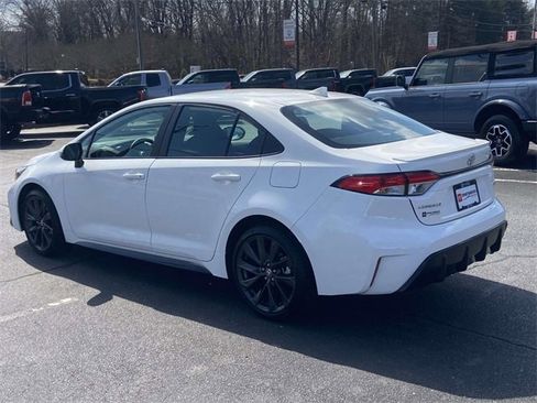 Used 2025 Toyota Corolla SE image 5