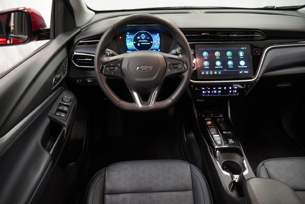 Used 2023 Chevrolet Bolt EUV Premier FWD image 19