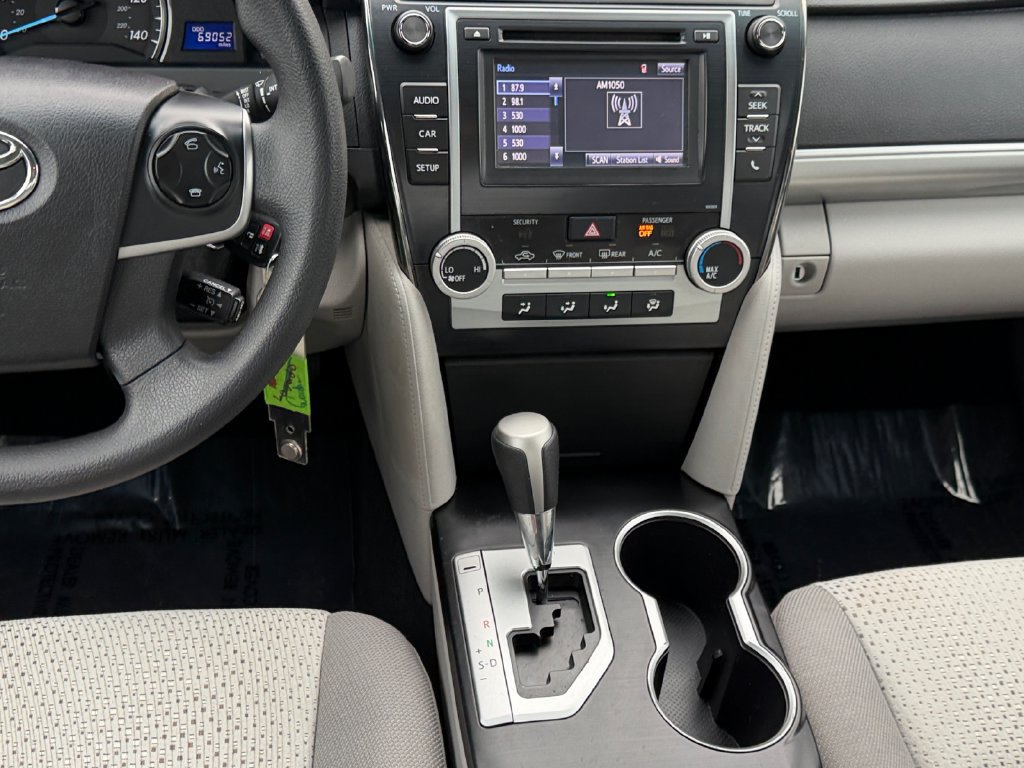 Used 2014 Toyota Camry LE FWD image 12