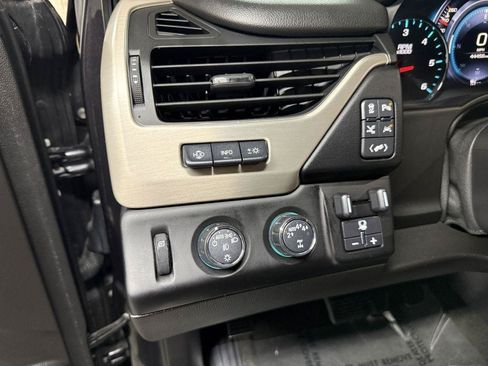 Used 2017 GMC Yukon XL Denali w/ Open Road Package AWD/4WD image 17