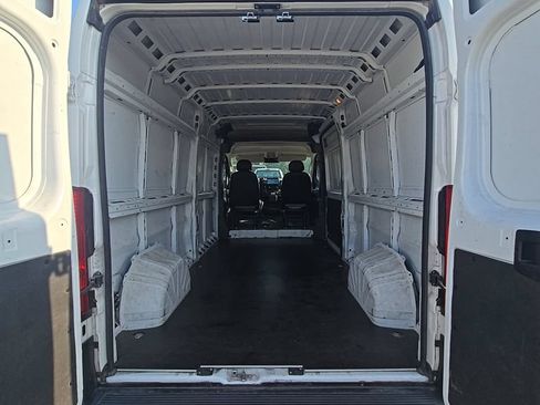 Used 2023 RAM ProMaster 2500 w/ Premium Convenience Group (B) FWD image 4