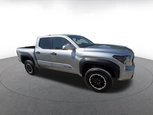 Used 2025 Toyota Tacoma TRD Off-Road AWD/4WD image 2